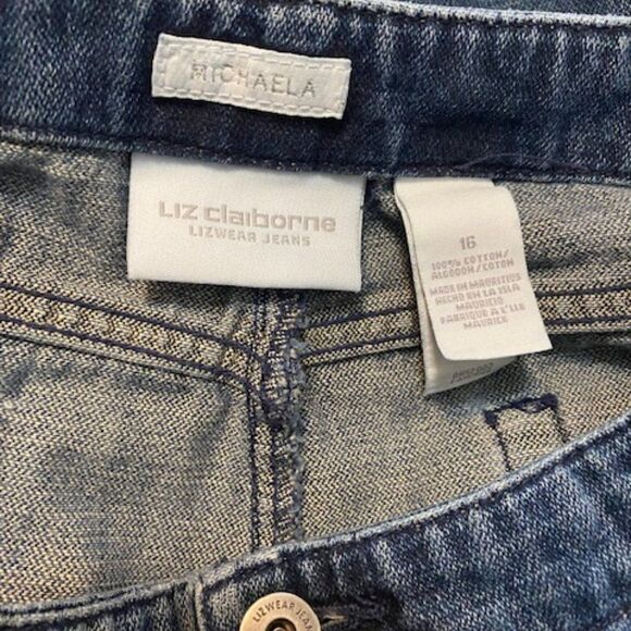 Liz Claiborne Michaela denim with adjustable side buckles jeans, size 16 - Picture 3 of 3